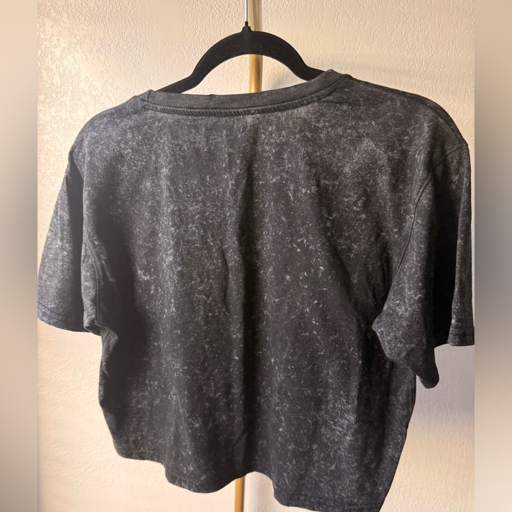 Aerosmith Acid Wash Graphic Crop T-Shirt Black Gray Women’s Size L - Picture 2 of 2